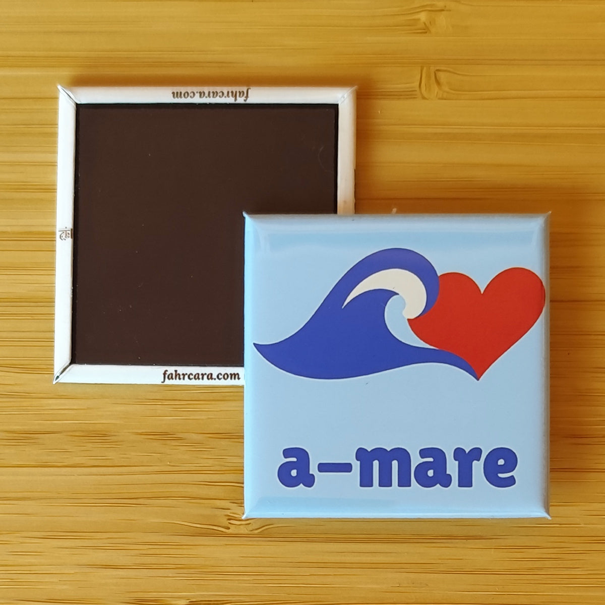 a-mare — Calamita Pop — Carolina pop, Fahrcara — fronte stampato e retro magnetico affiancati.