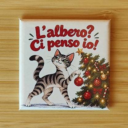 Calamita L’albero? Ci penso io! — Natale, Fahrcara — vista frontale della calamita.