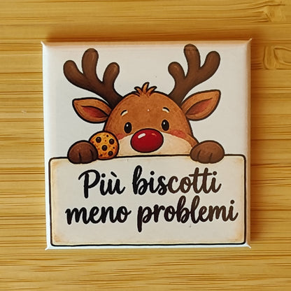 Calamita Più biscotti meno problemi, variante crema — Natale, Fahrcara — vista frontale della calamita.