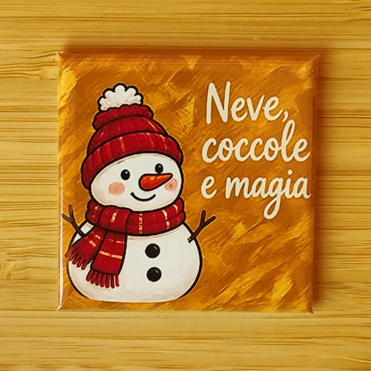 Calamita Neve, coccole e magia, variante dorato — Natale, Fahrcara — vista frontale della calamita.