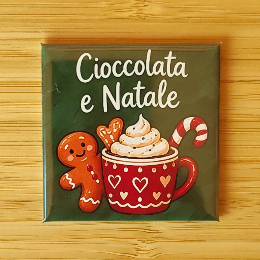 Calamita Cioccolata e Natale, variante verde — Natale, Fahrcara — vista frontale della calamita.