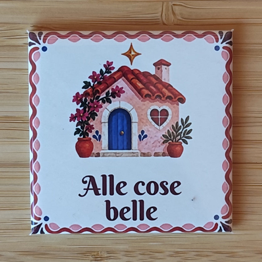 Alle cose belle — Calamita Carol — Carol collection, Fahrcara — vista frontale della calamita.
