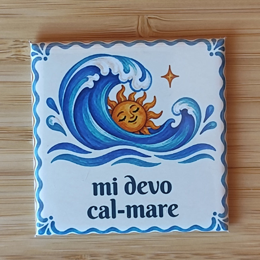 mi devo cal-mare — Calamita Carol — Carol collection, Fahrcara — vista frontale della calamita.