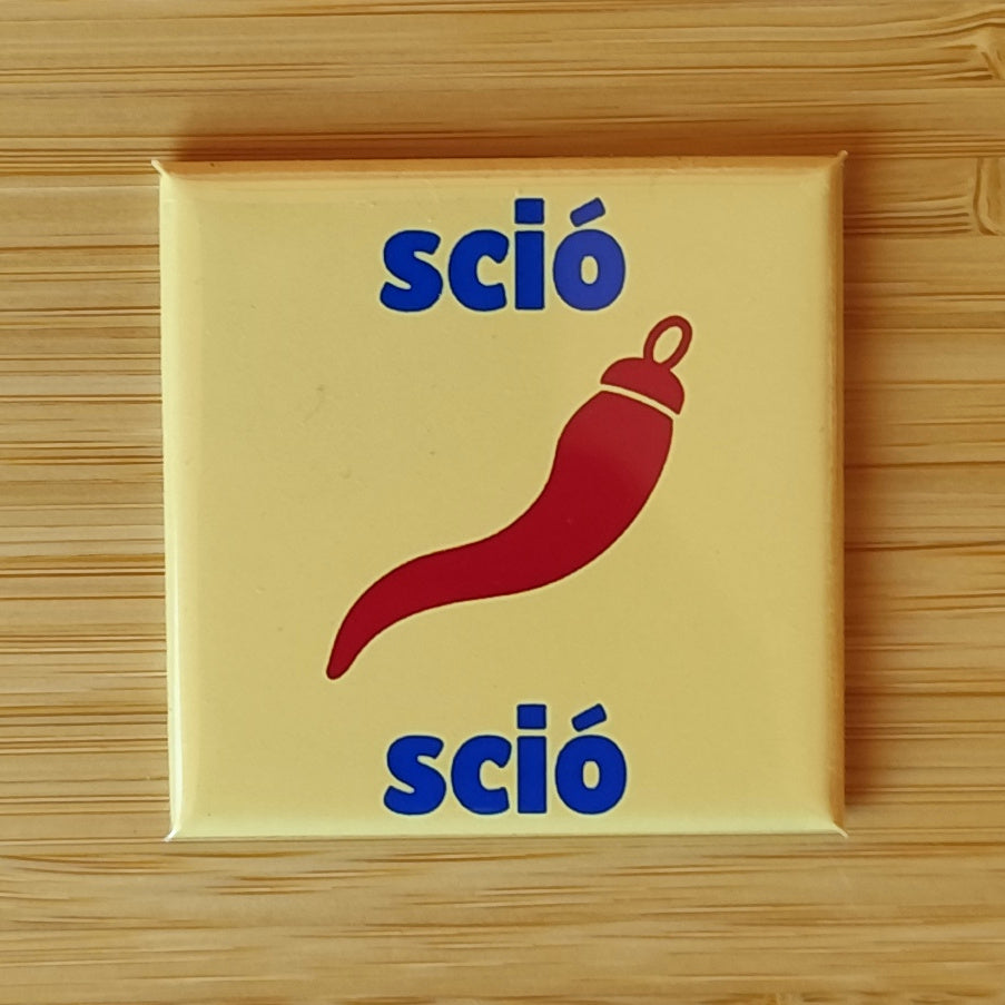 sció sció — Calamita Pop — Carolina pop, Fahrcara — vista frontale della calamita.