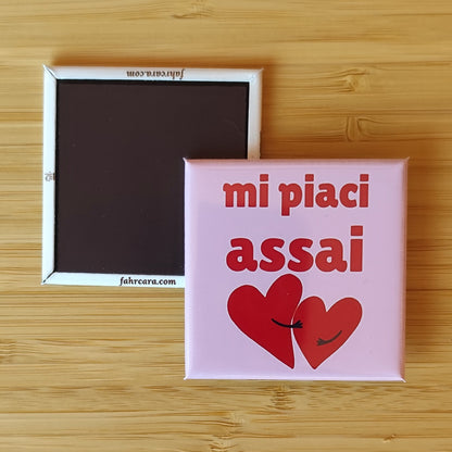 mi piaci assai — Calamita Pop — Carolina pop, Fahrcara — fronte stampato e retro magnetico affiancati.