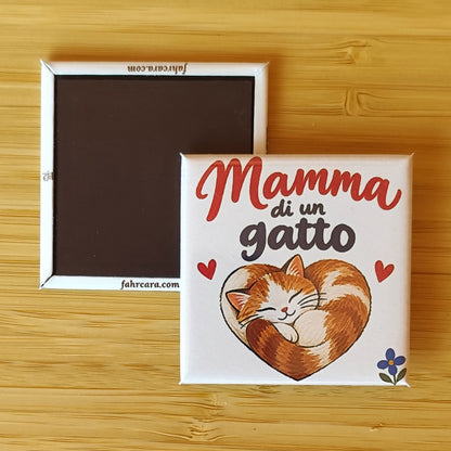 Calamita Mamma di un gatto — Amici di zampa, Fahrcara — fronte stampato e retro magnetico affiancati.